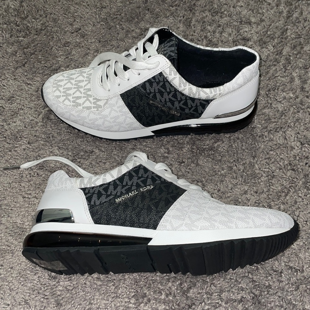 MICHAEL KORS Sneakers